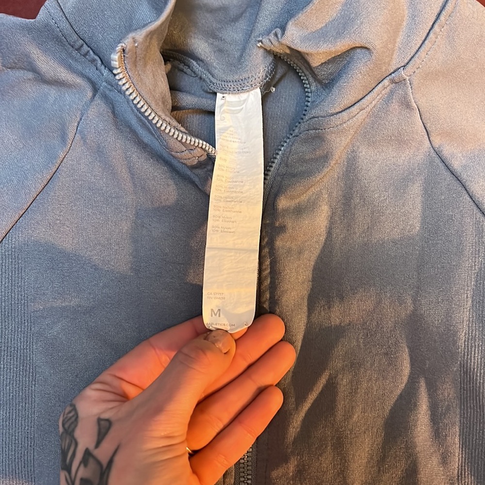 Fabletics cropped jacket - Picture 2 of 4